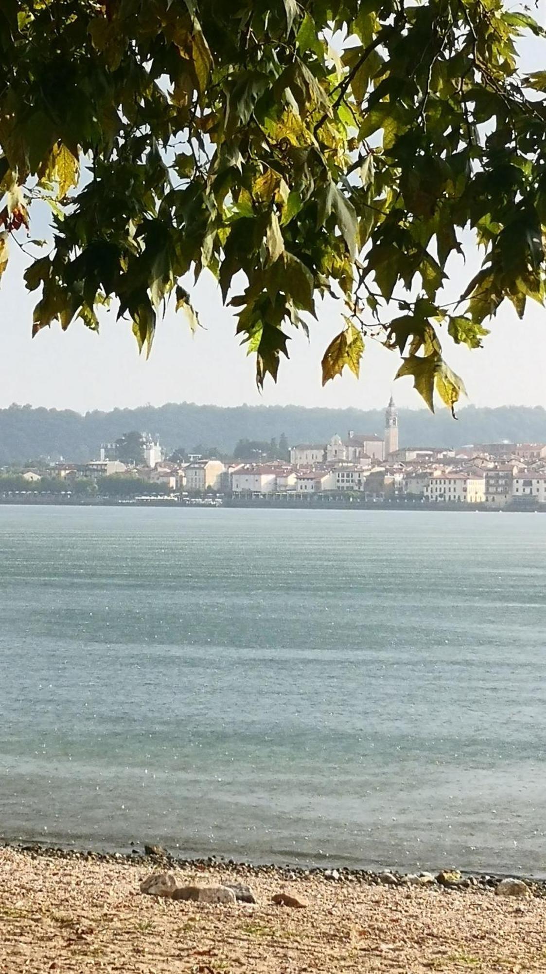 Residenza Esse Villa Angera Ngoại thất bức ảnh